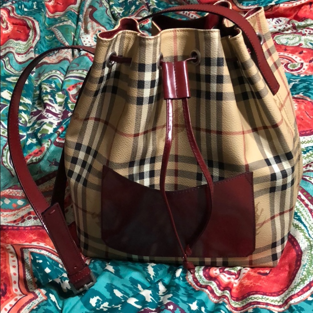 Burberry bucket bag